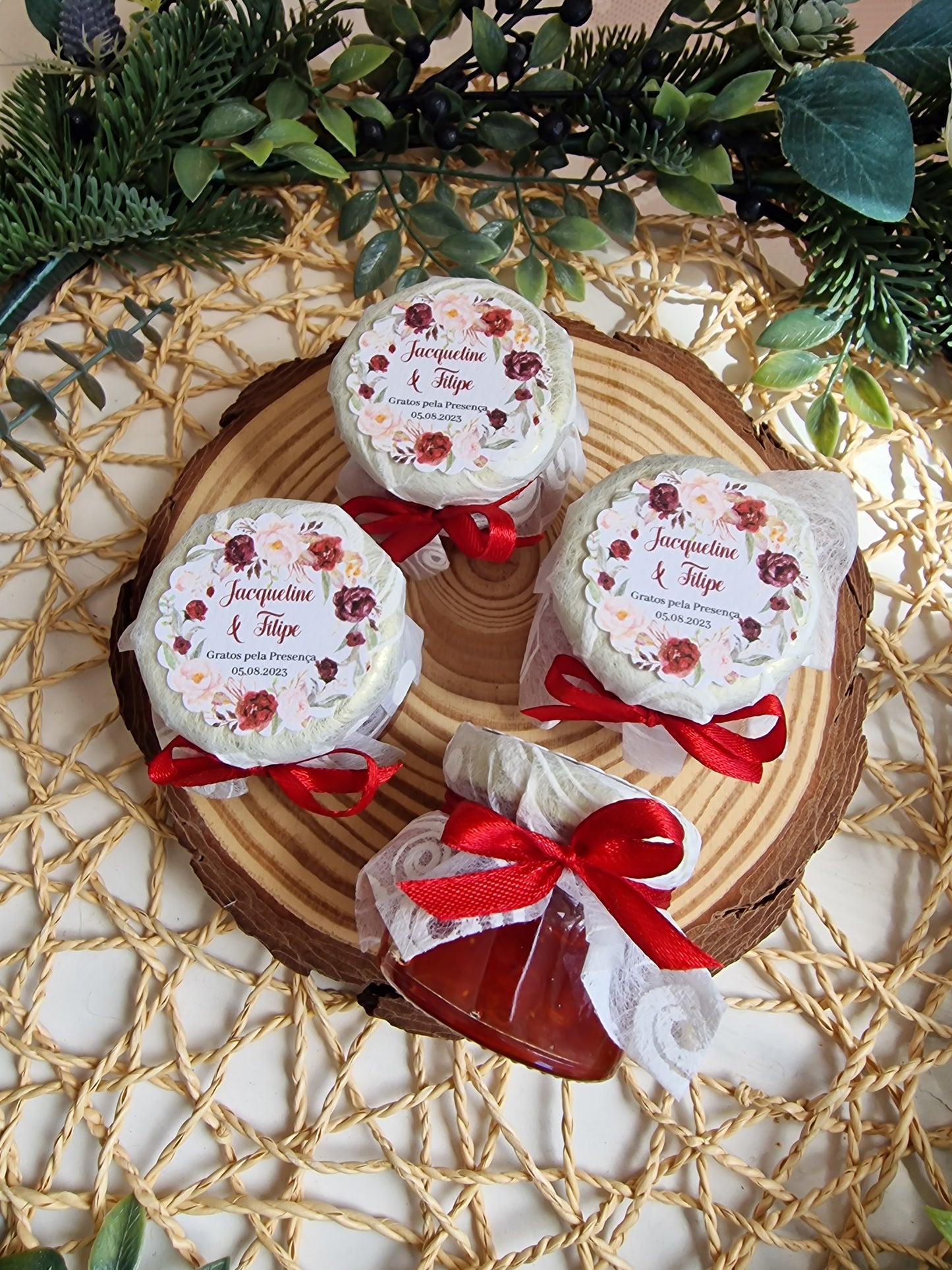 Potinhos com doce de morango