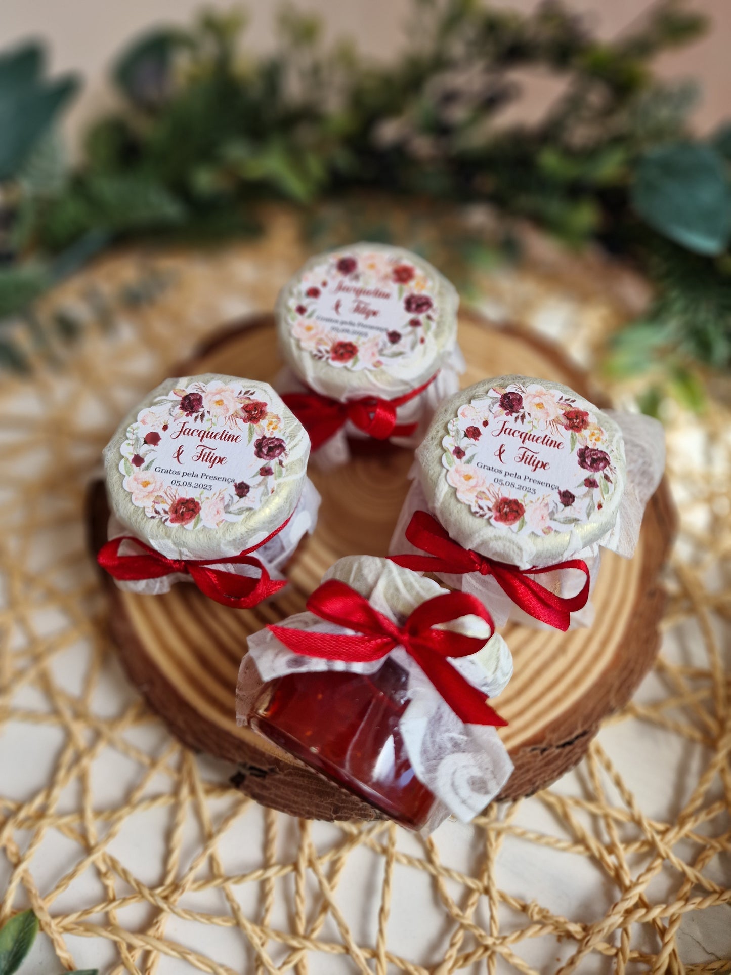 Potinhos com doce de morango