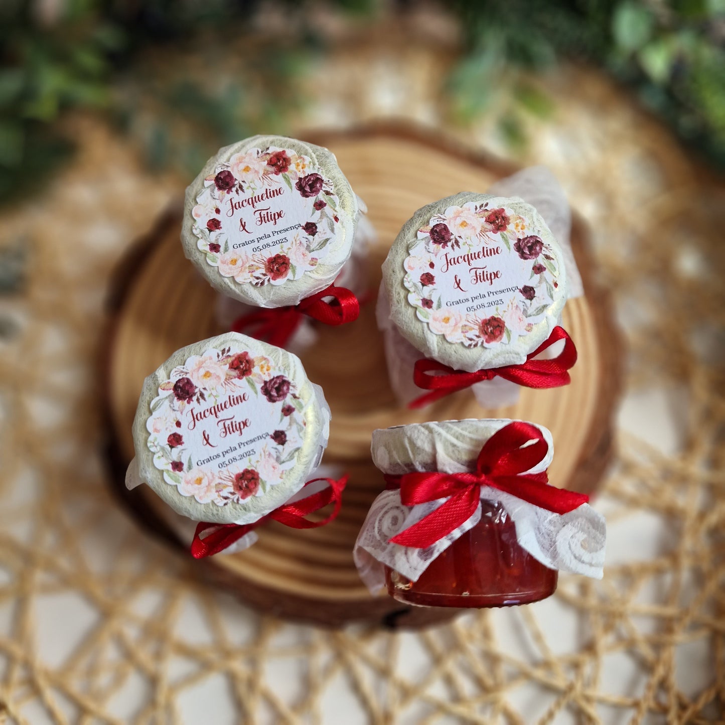 Potinhos com doce de morango