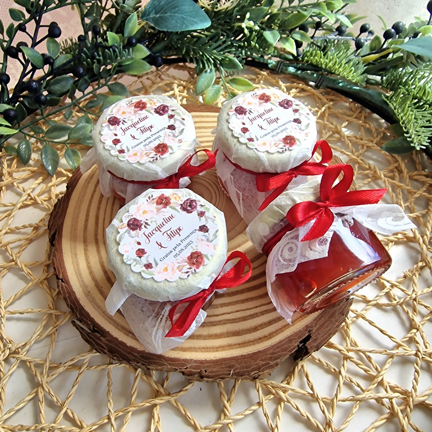 Potinhos com doce de morango