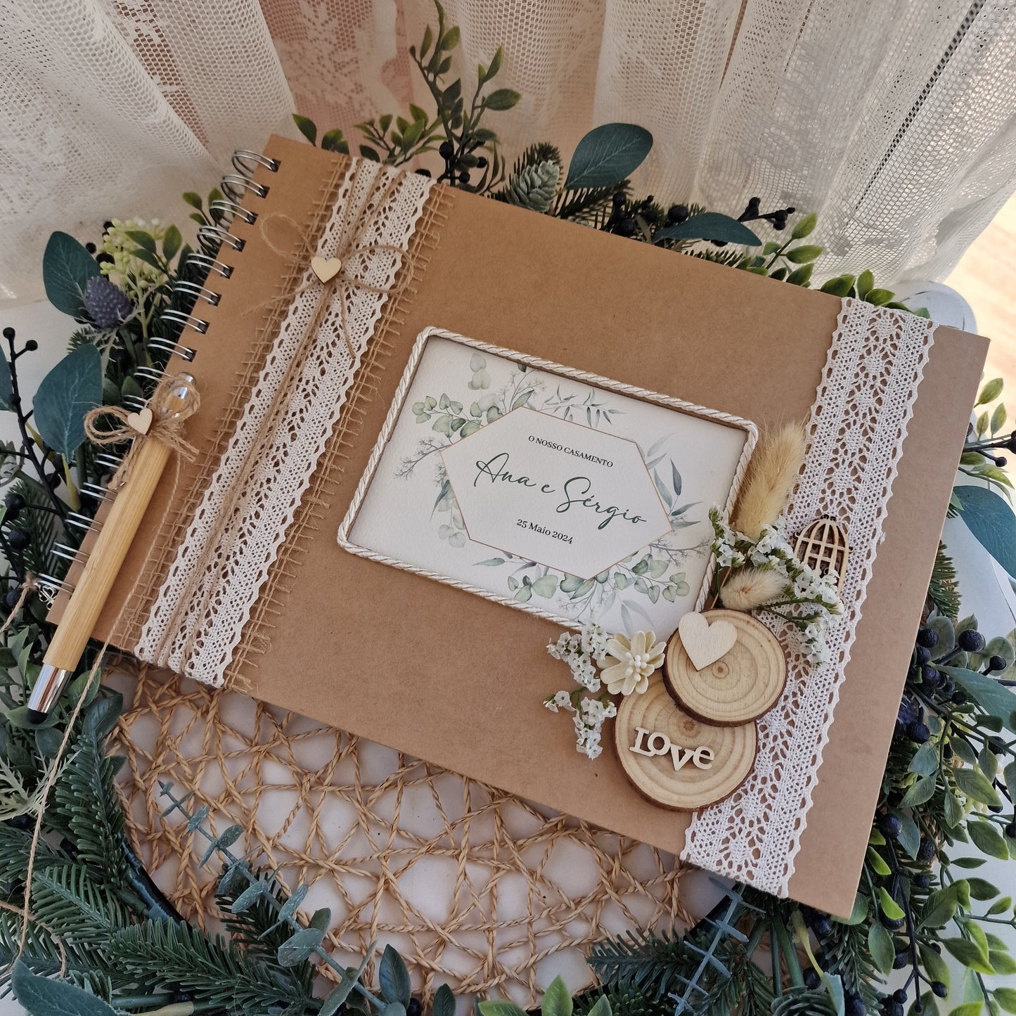Livre d'honneur rustique vert de Karla et Nuno