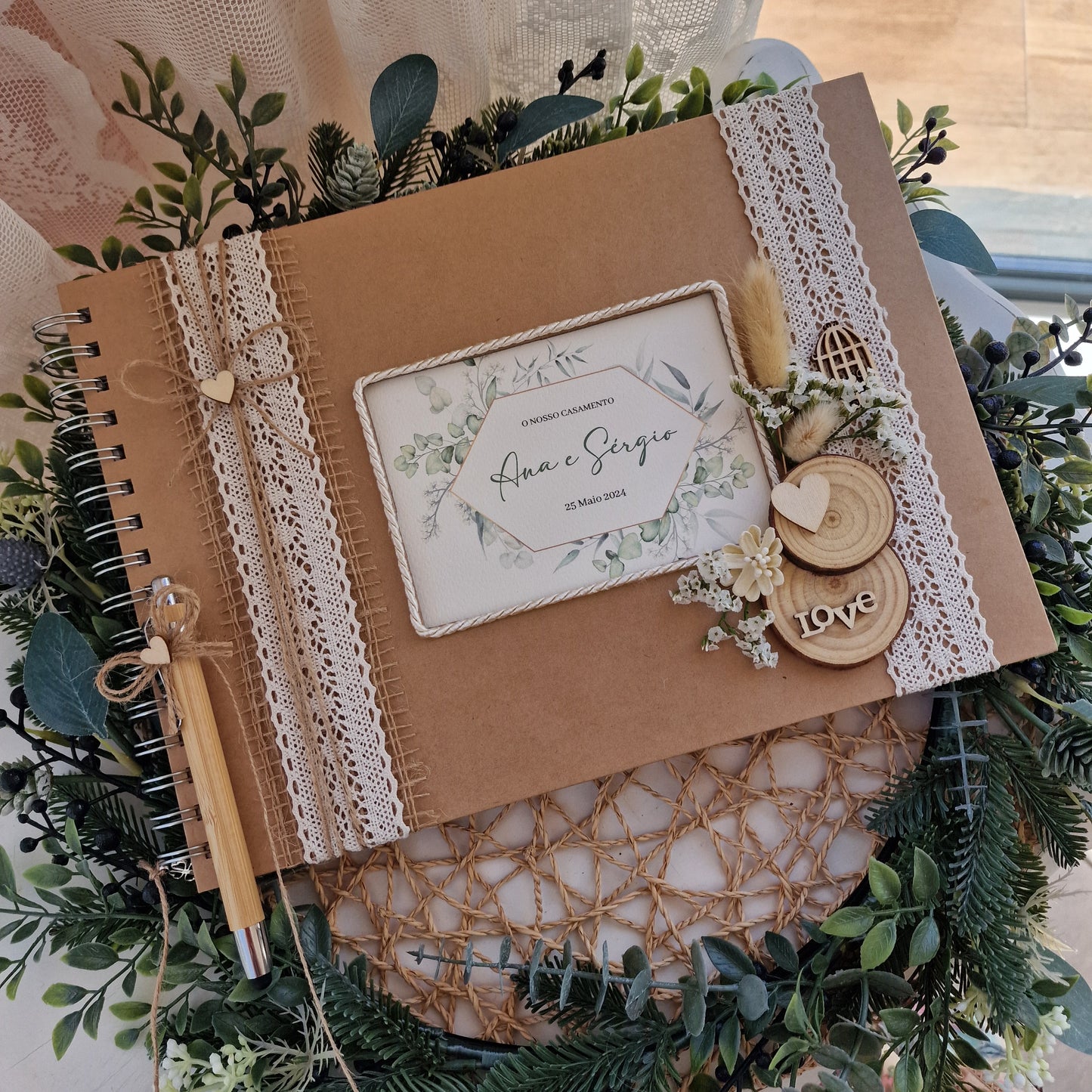 Livre d'honneur rustique vert de Karla et Nuno