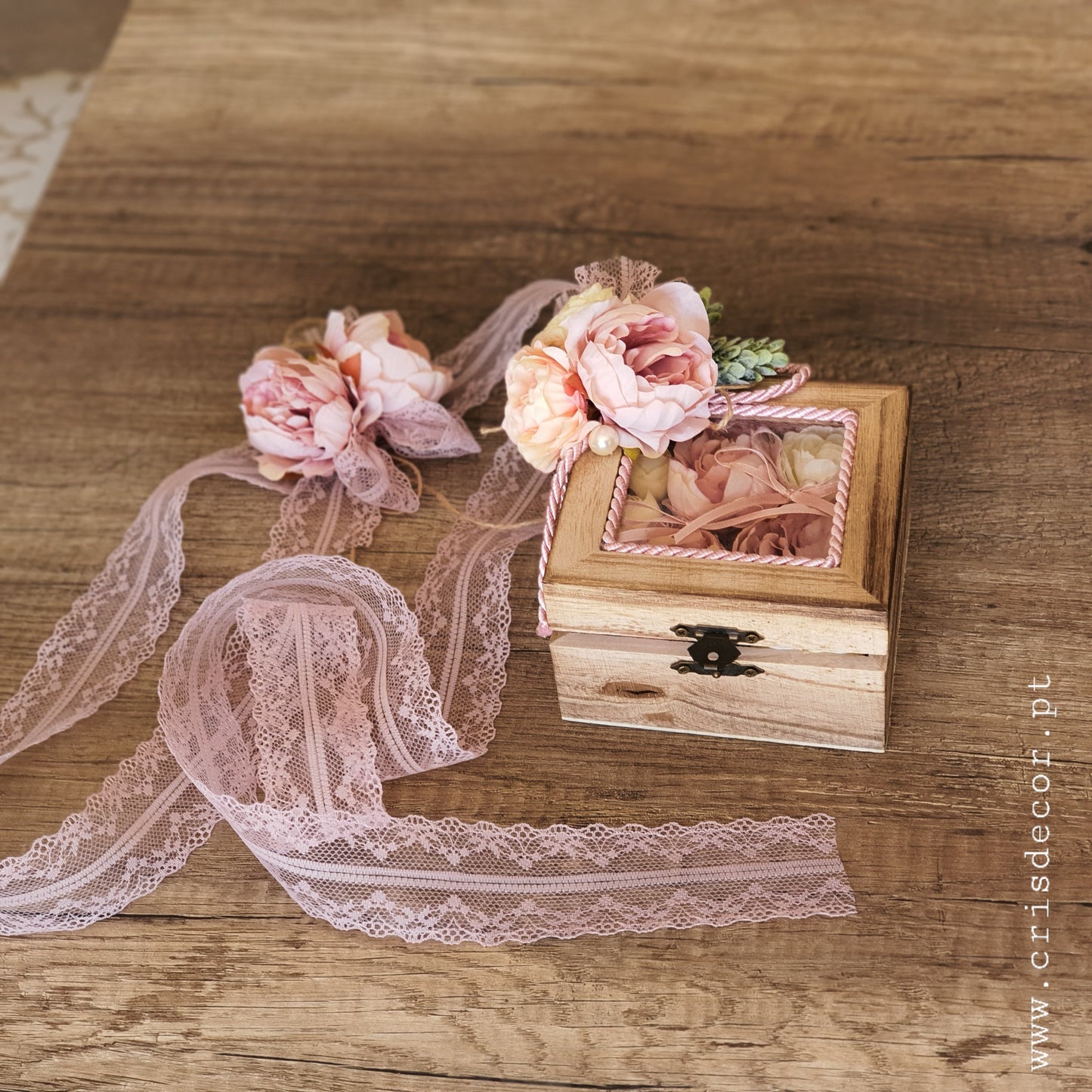 Baú floral vintage