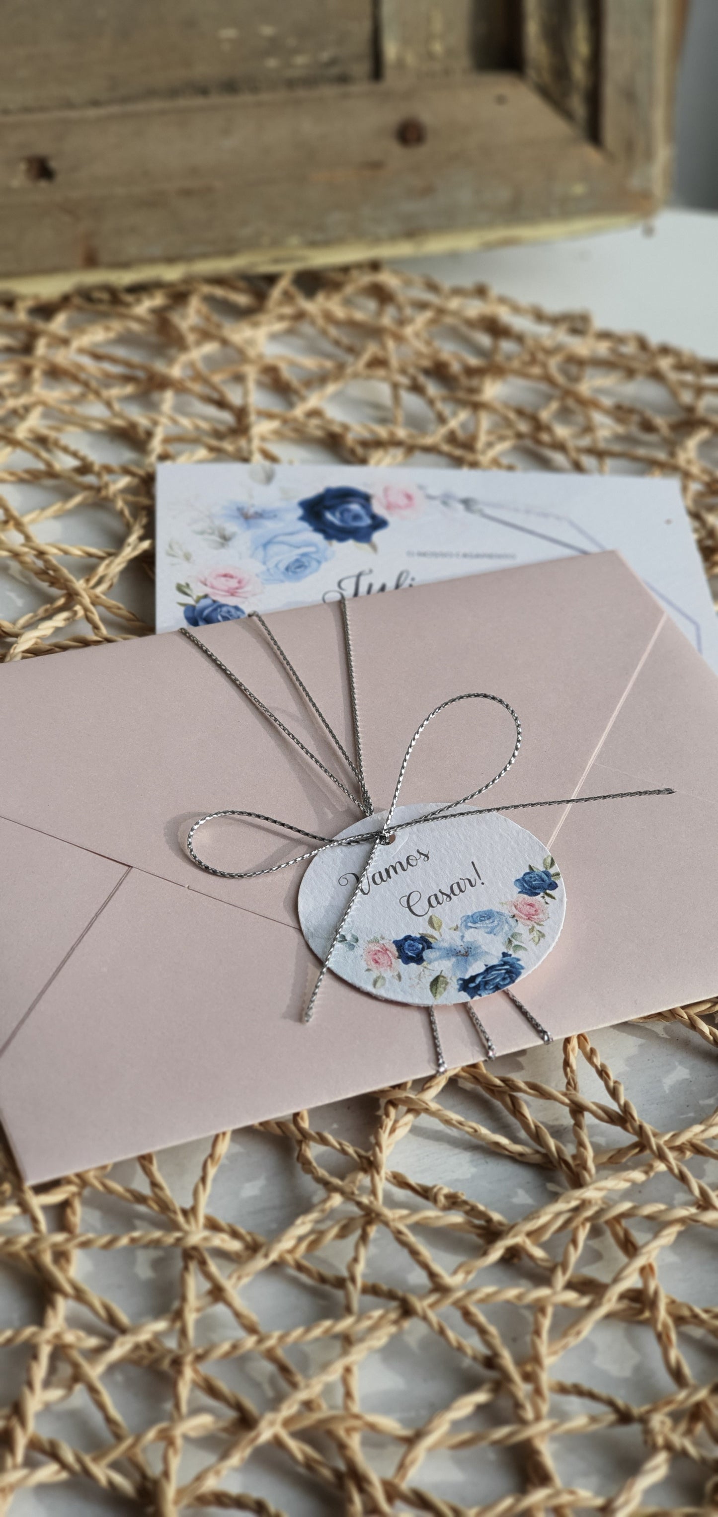 Convite envelope blush and blue