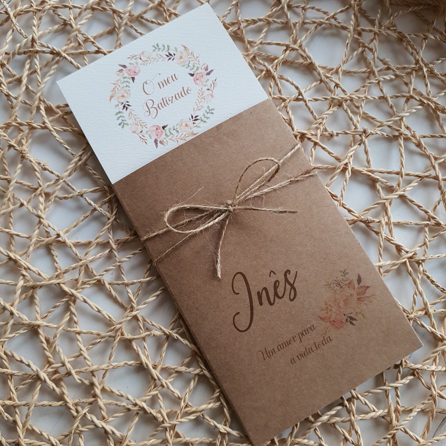 Invitation florale rustique avec ange