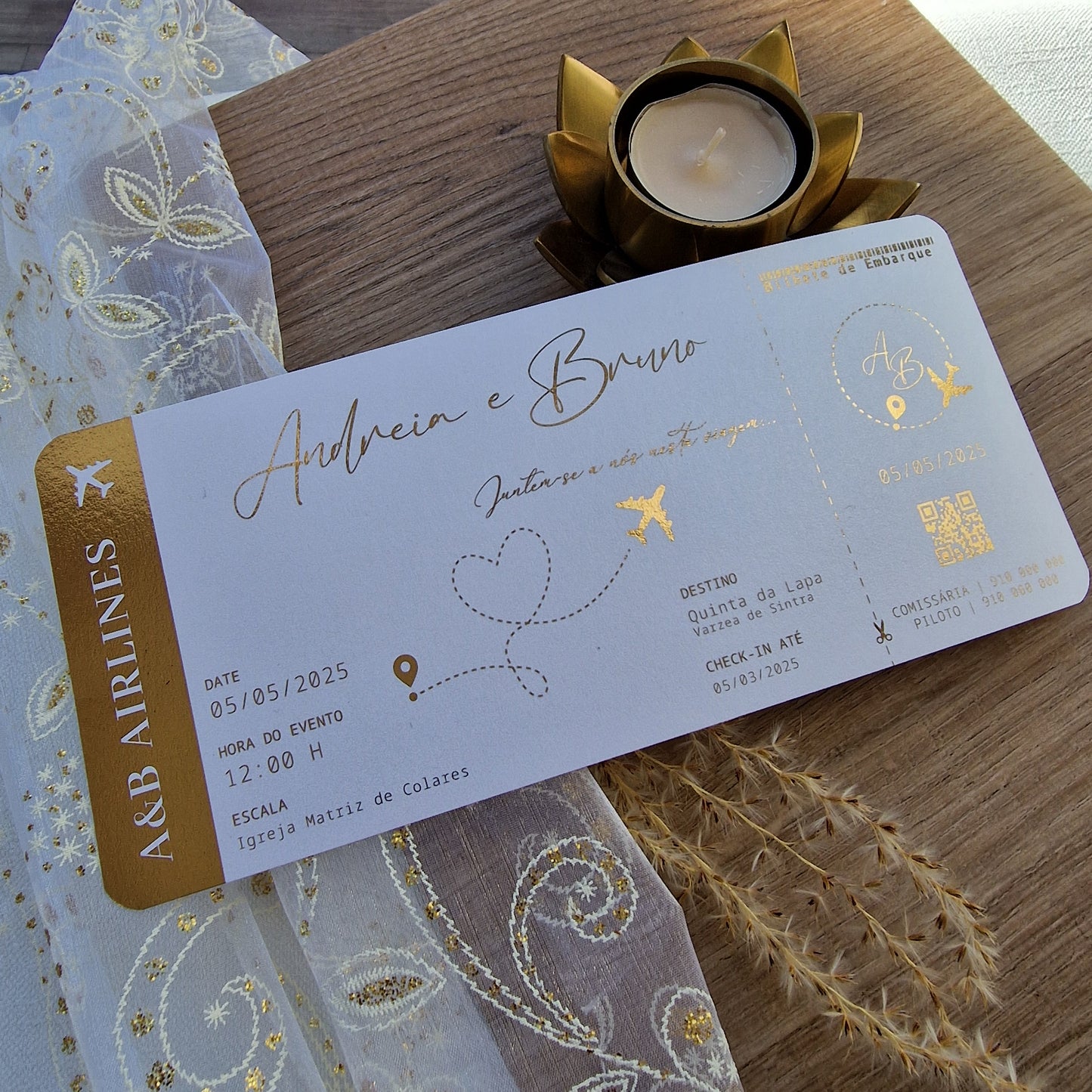 Andreia &amp; Bruno gold travel invitation