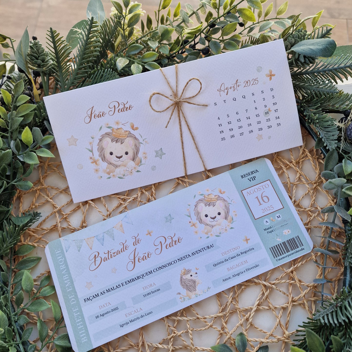 Convite de batizado Leão do João Pedro, tons verde menta