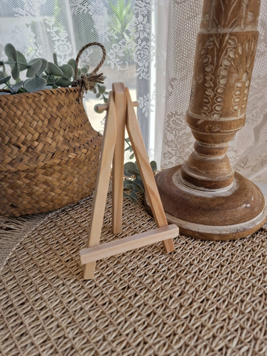 Cavalete em madeira para narcador de mesa