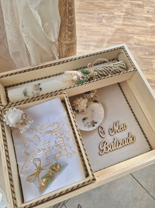 Caixa para roupinha e conjunto de batizado Safari