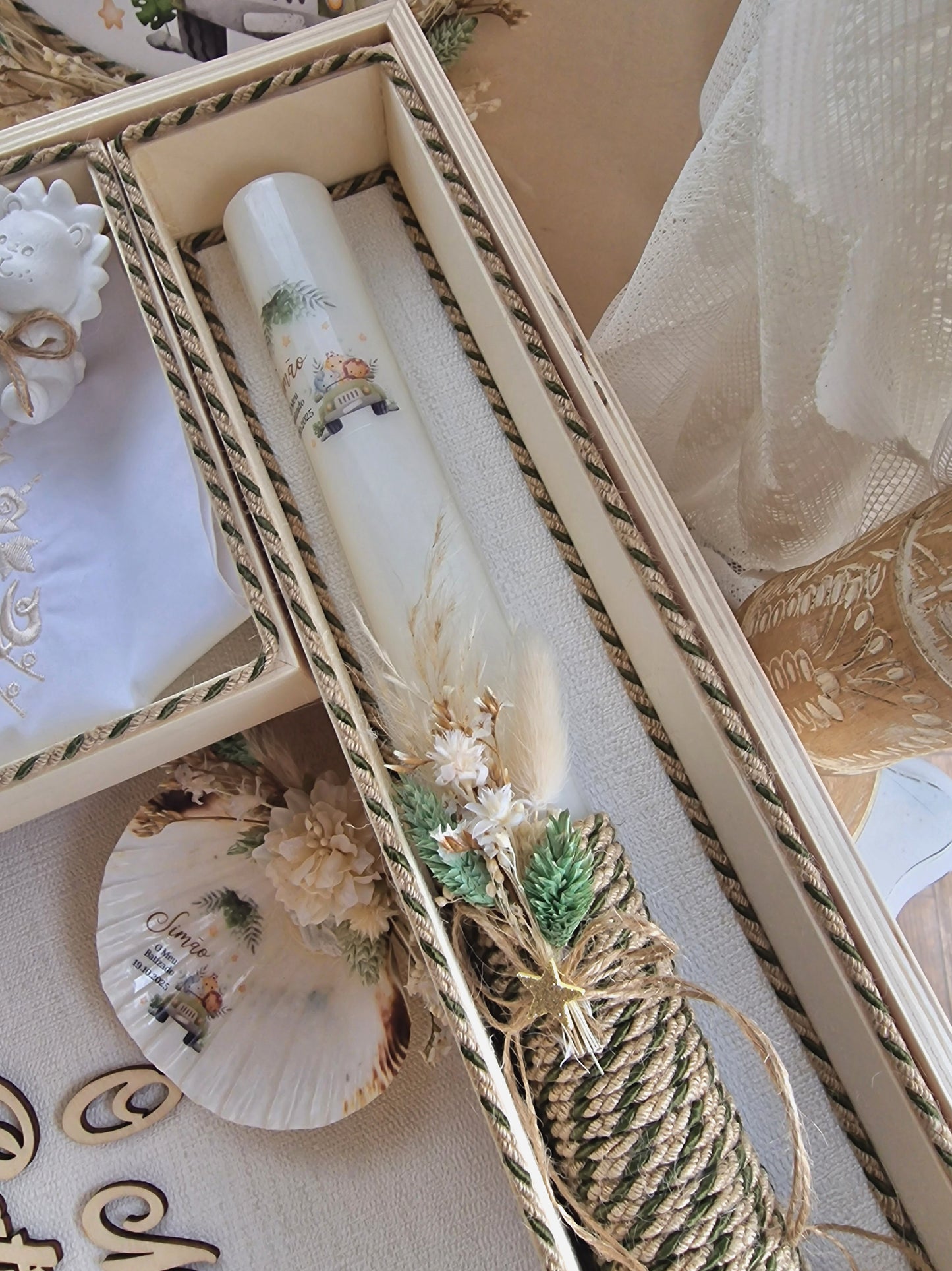 Caixa para roupinha e conjunto de batizado Safari