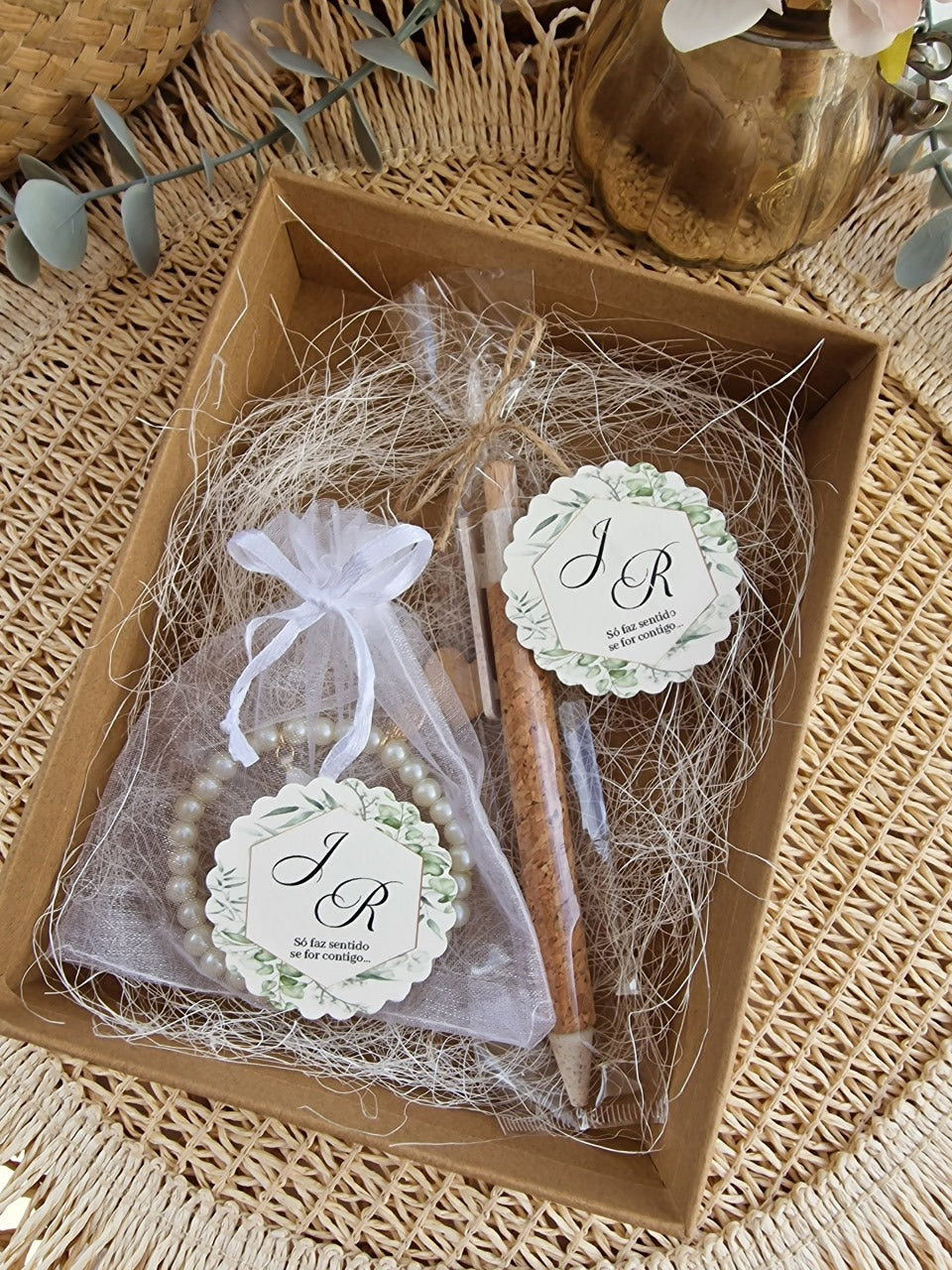 Caixa com dedicatória para padrinhos de casamento verdes natureza