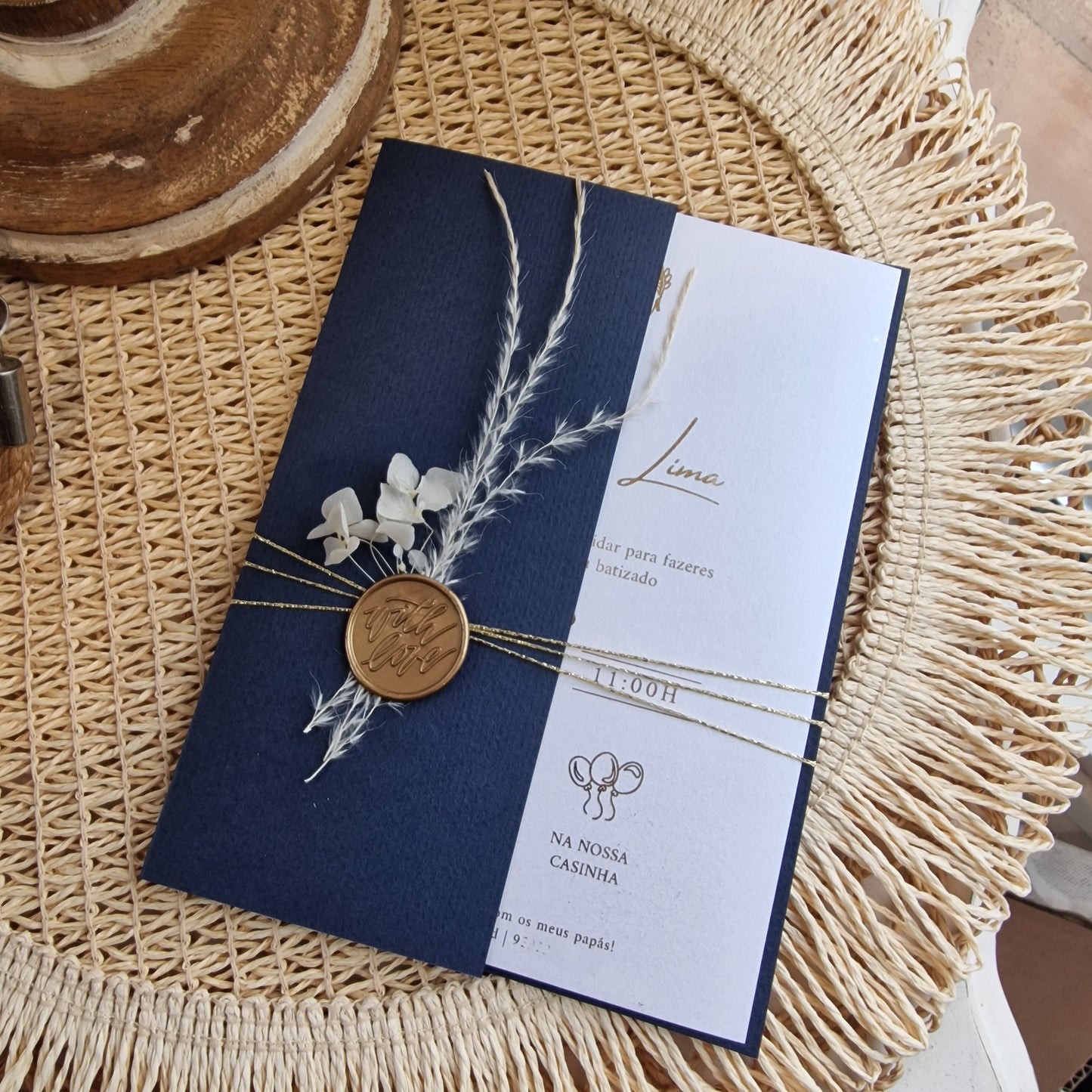 Convite de batizado navy gold pombinha