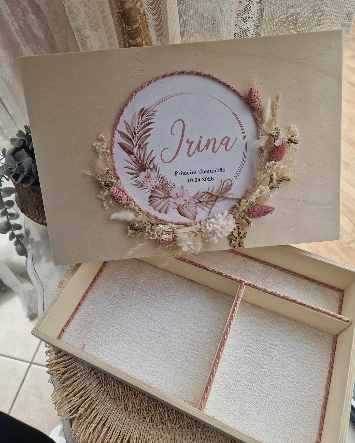 Caixa para recordações e Livro de dedicatórias booh chique da Irina 1ª Comunhão
