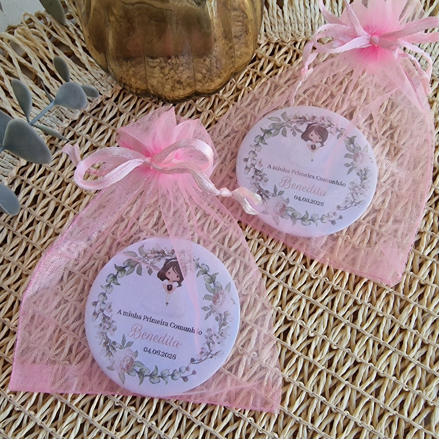 Lembrança 1ª comunhão iman personalizado com menina