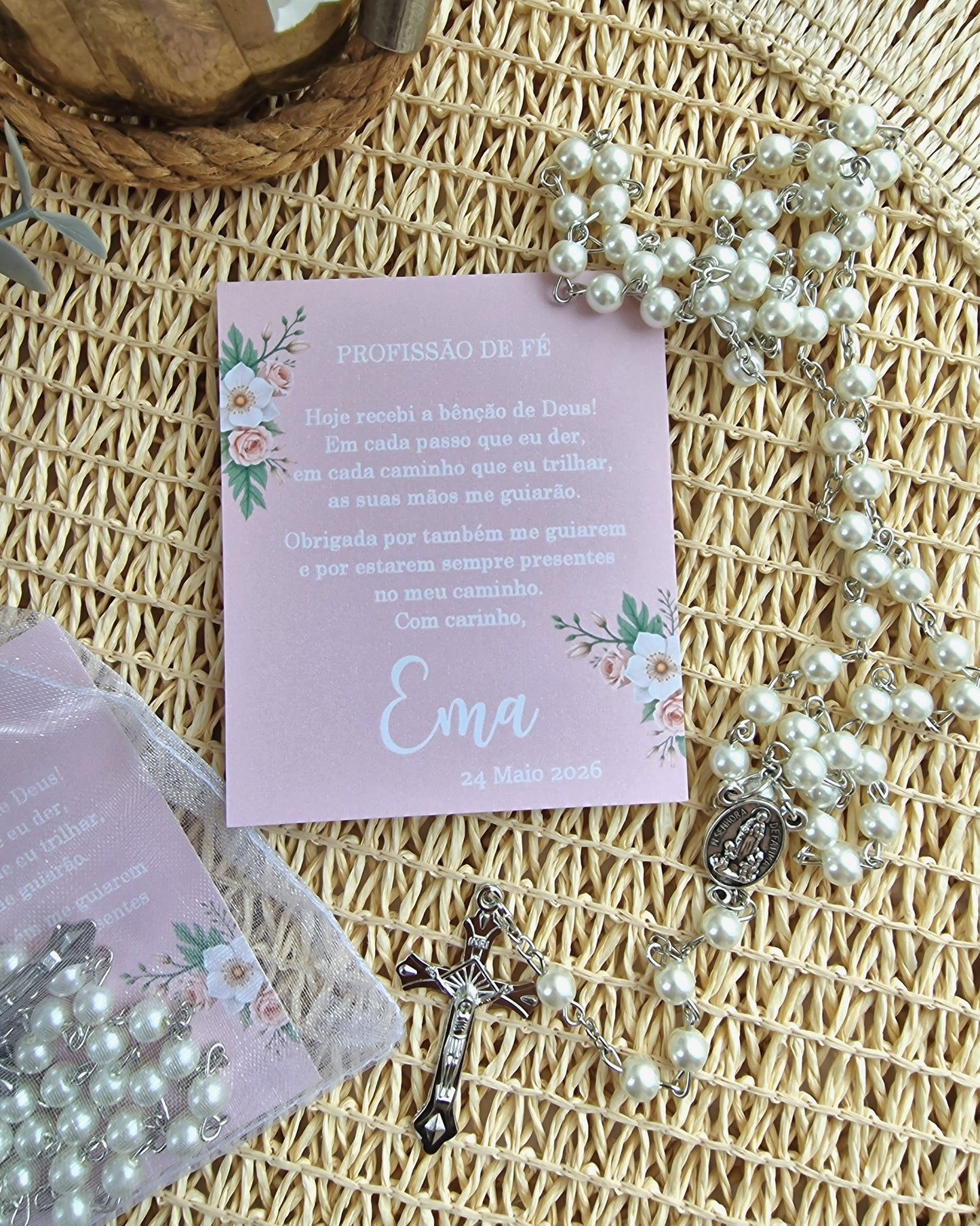 Terço para primeira comunhão floral rosa da Emma