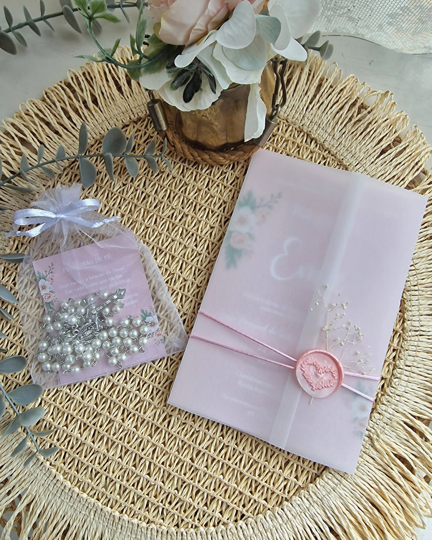 Terço para primeira comunhão floral rosa da Emma
