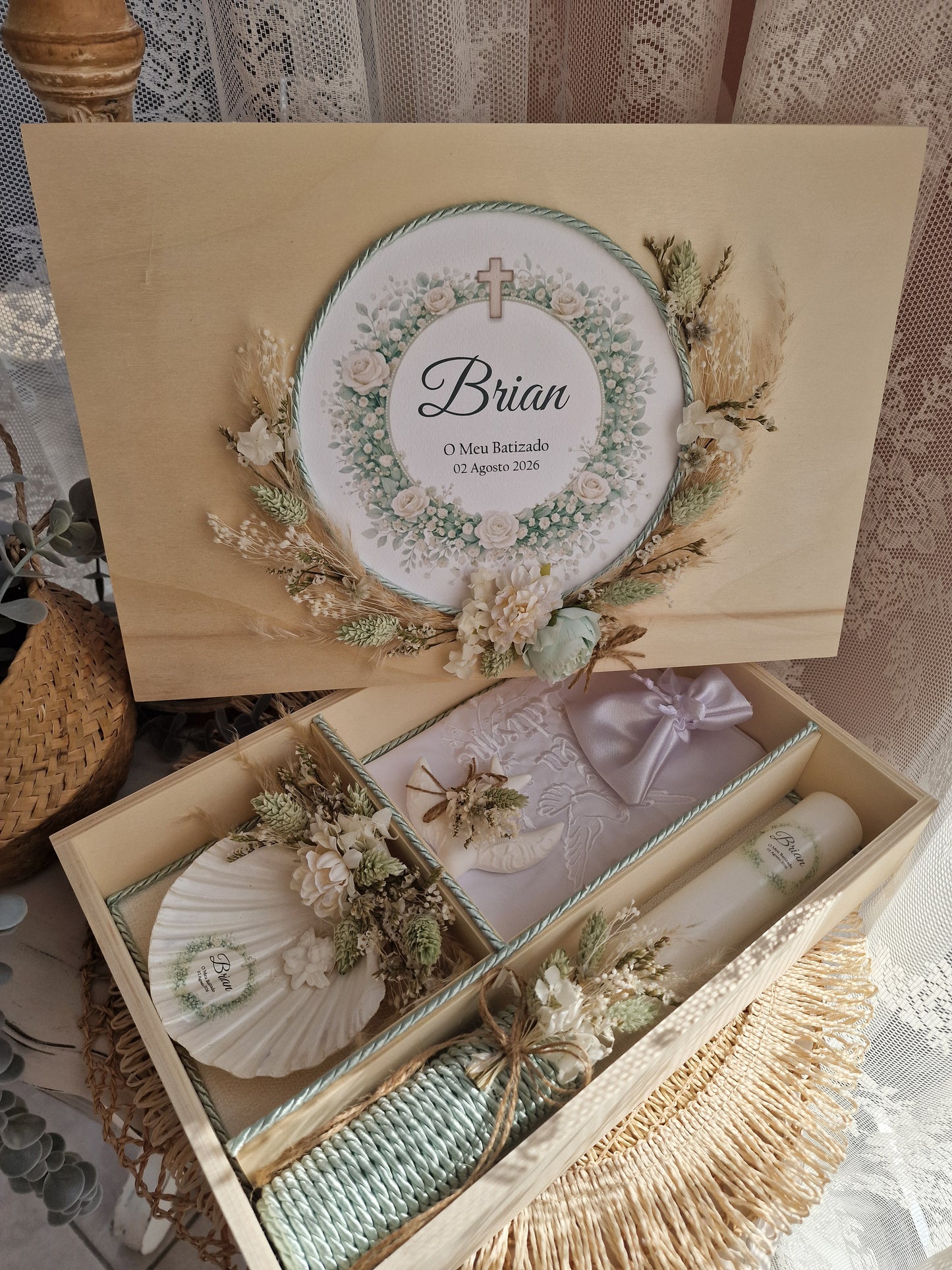 Conjunto de batismo caixa premium "Rosas brancas do Brian"