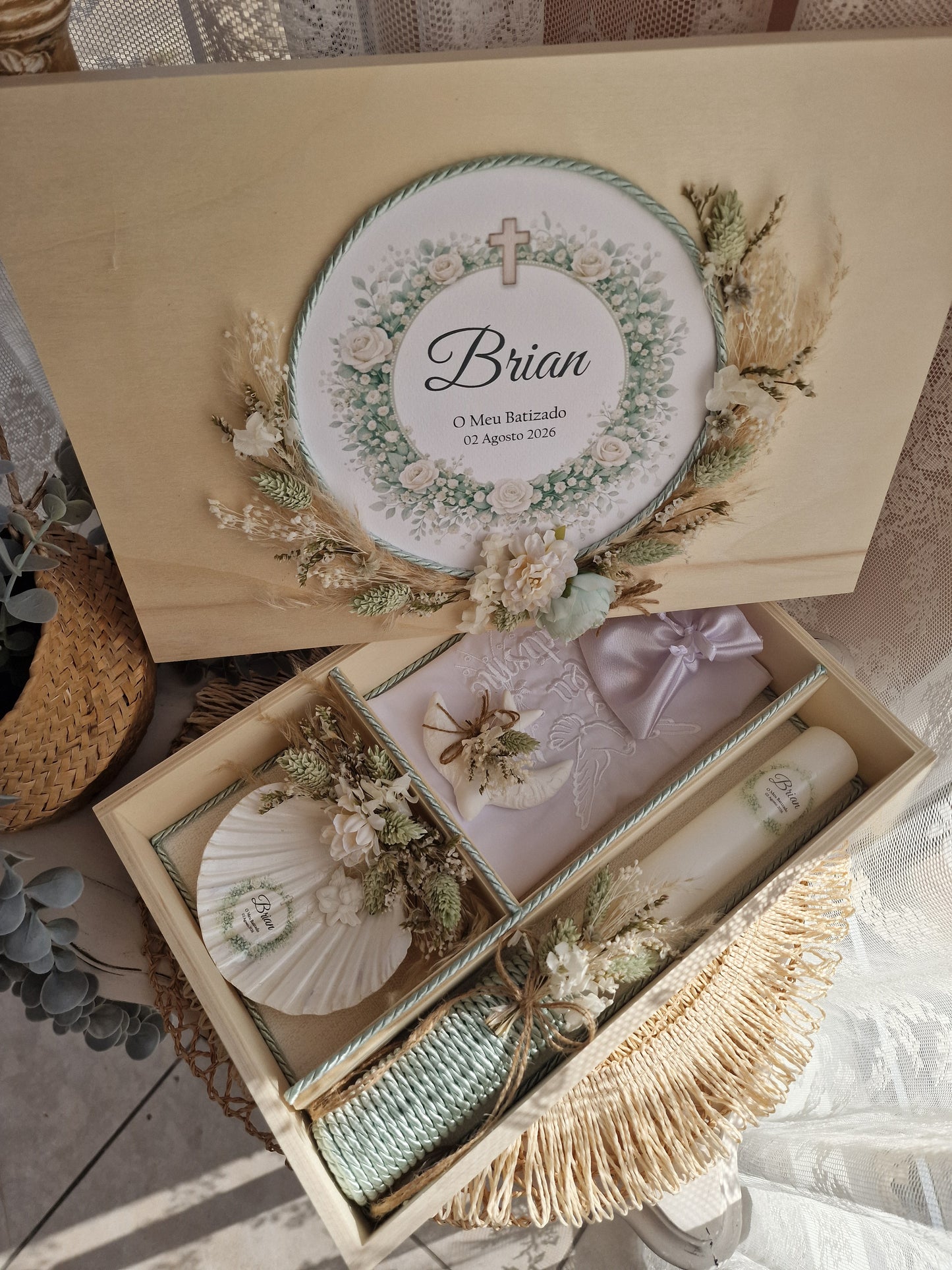 Conjunto de batismo caixa premium "Rosas brancas do Brian"