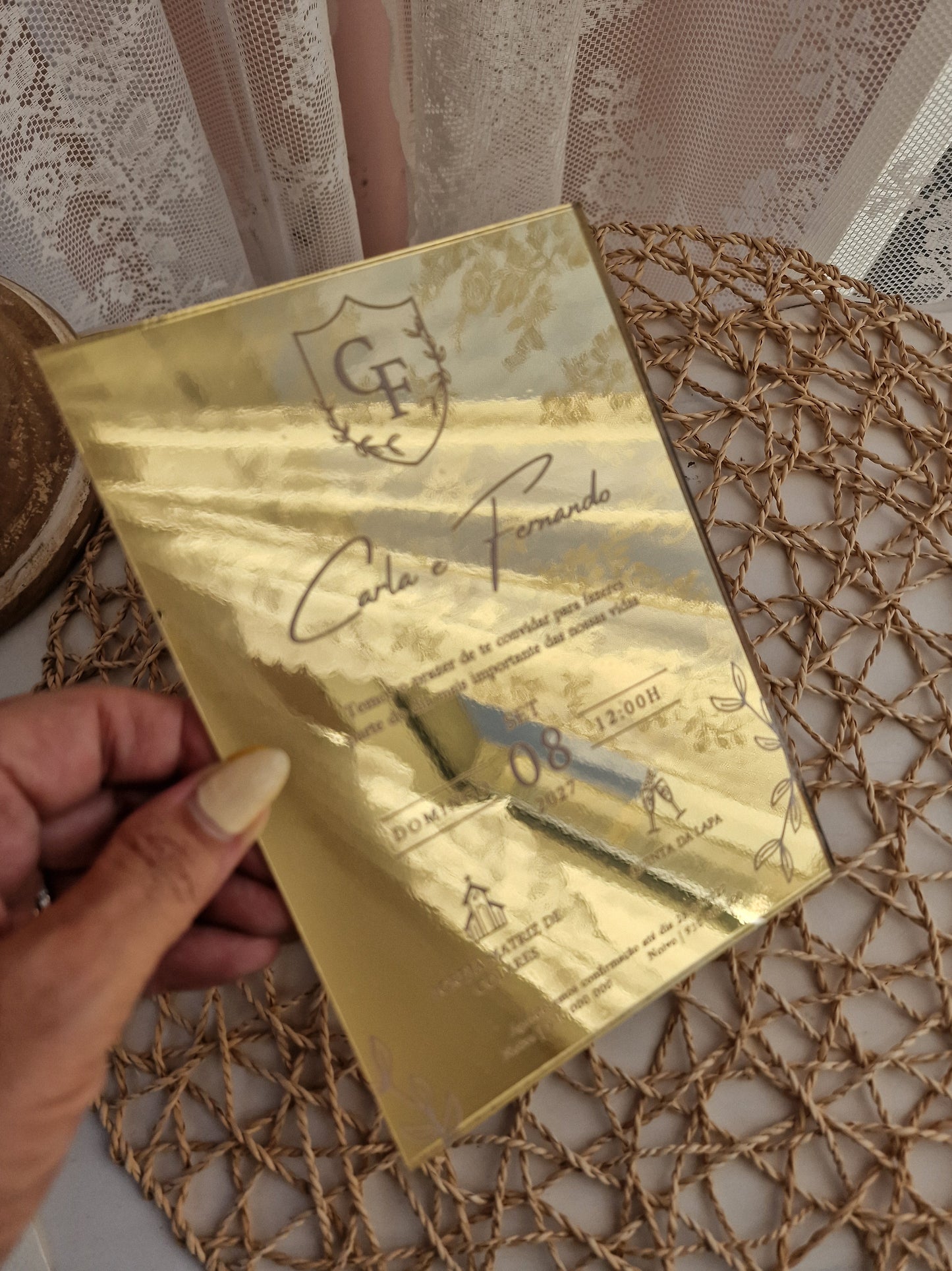 Convite de casamento Premium em acrílico dourado espelhado