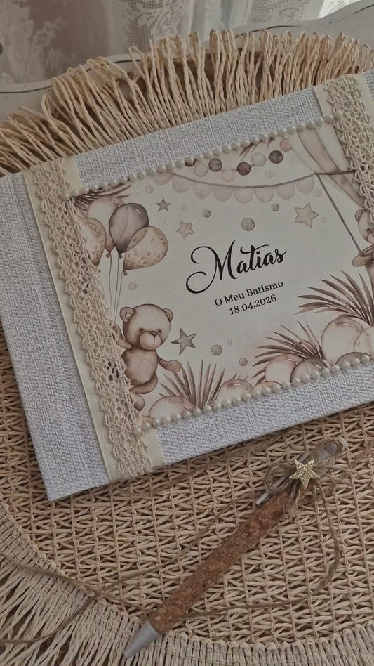 Livro de dedicatórias ursinho beje do Matias