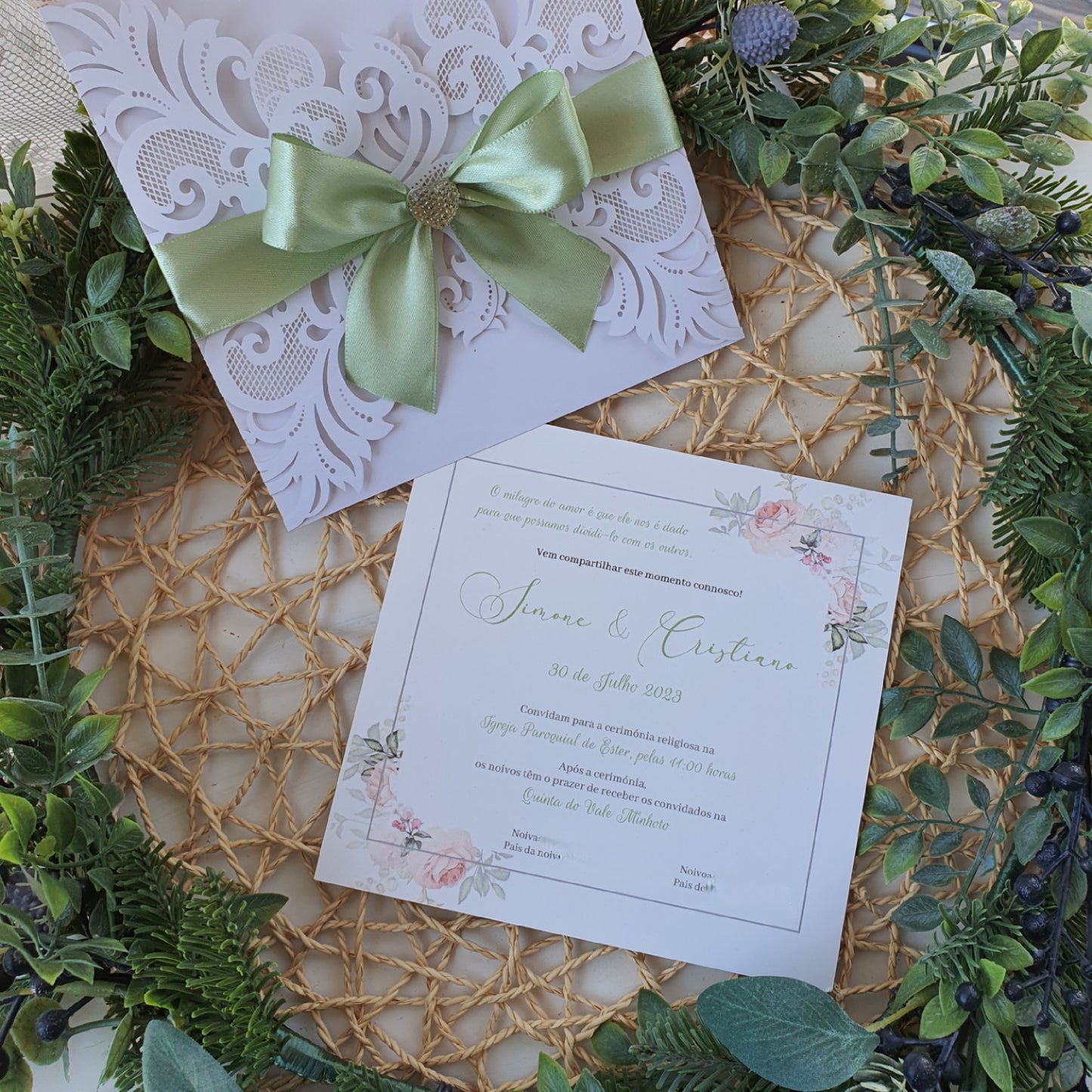 Invitation laser roses d'amour